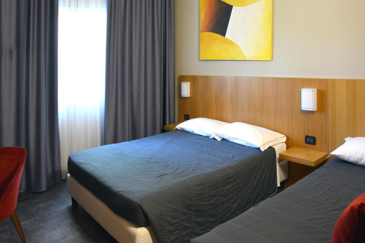 Anusca Palace Hotel Кастел Сан Пиетро Терме Екстериор снимка