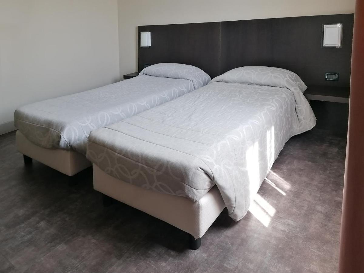Anusca Palace Hotel Кастел Сан Пиетро Терме Екстериор снимка
