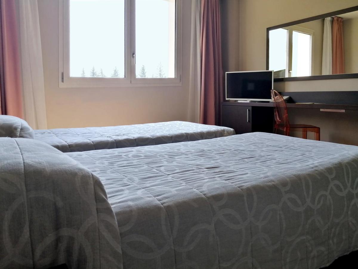 Anusca Palace Hotel Кастел Сан Пиетро Терме Екстериор снимка