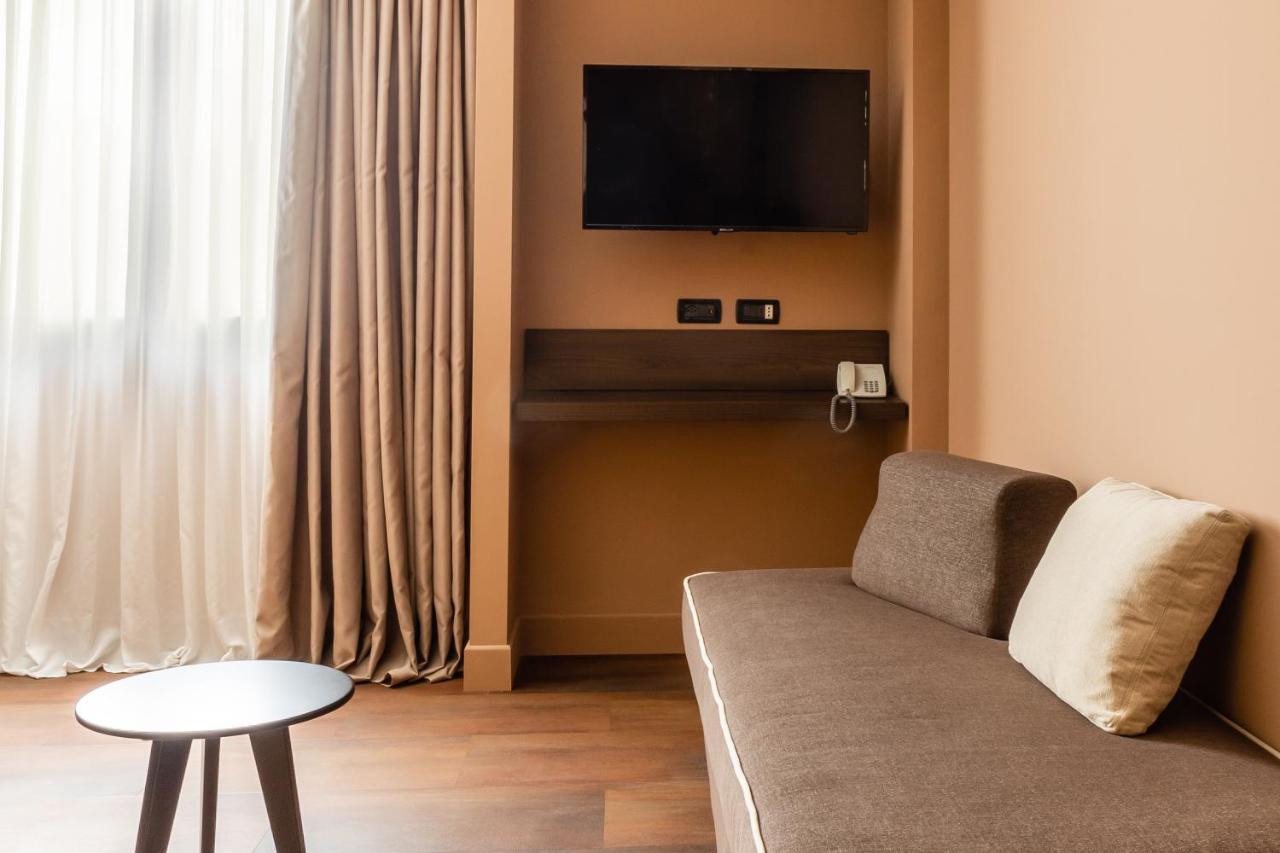 Anusca Palace Hotel Кастел Сан Пиетро Терме Екстериор снимка