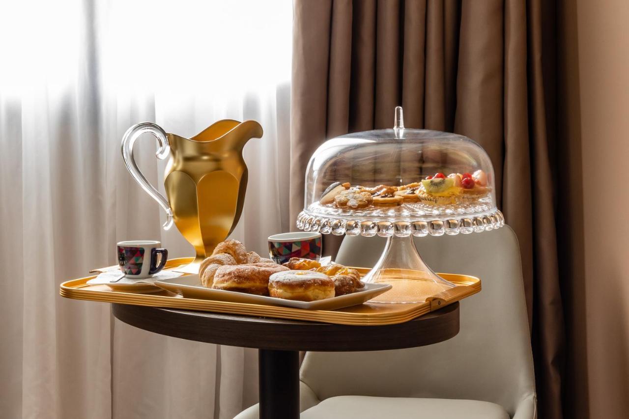 Anusca Palace Hotel Кастел Сан Пиетро Терме Екстериор снимка