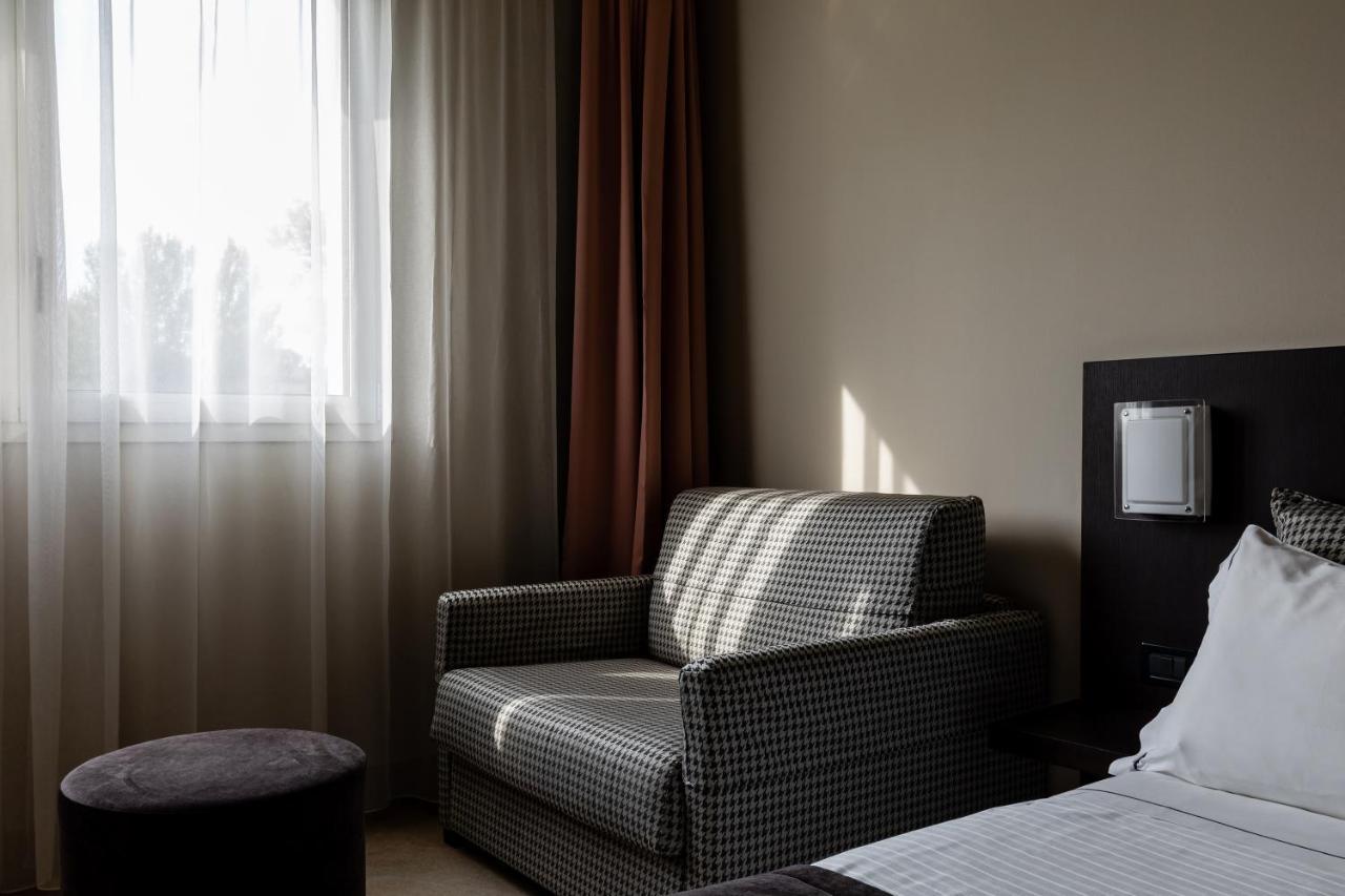 Anusca Palace Hotel Кастел Сан Пиетро Терме Екстериор снимка
