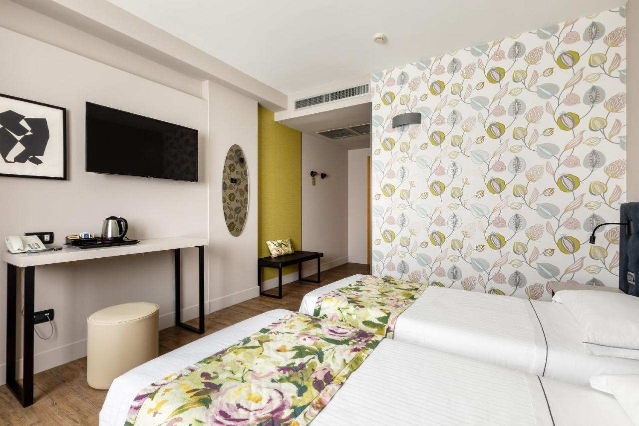 Anusca Palace Hotel Кастел Сан Пиетро Терме Екстериор снимка