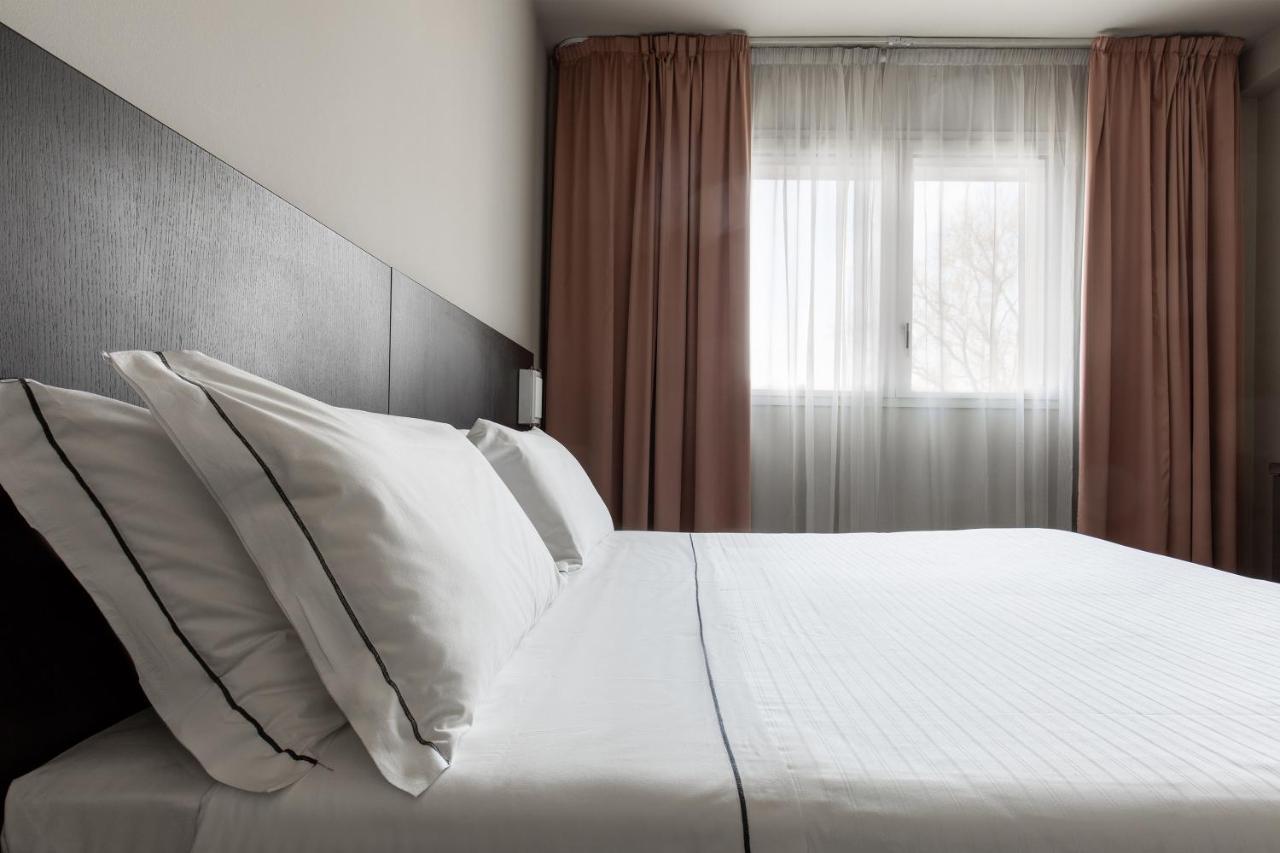 Anusca Palace Hotel Кастел Сан Пиетро Терме Екстериор снимка