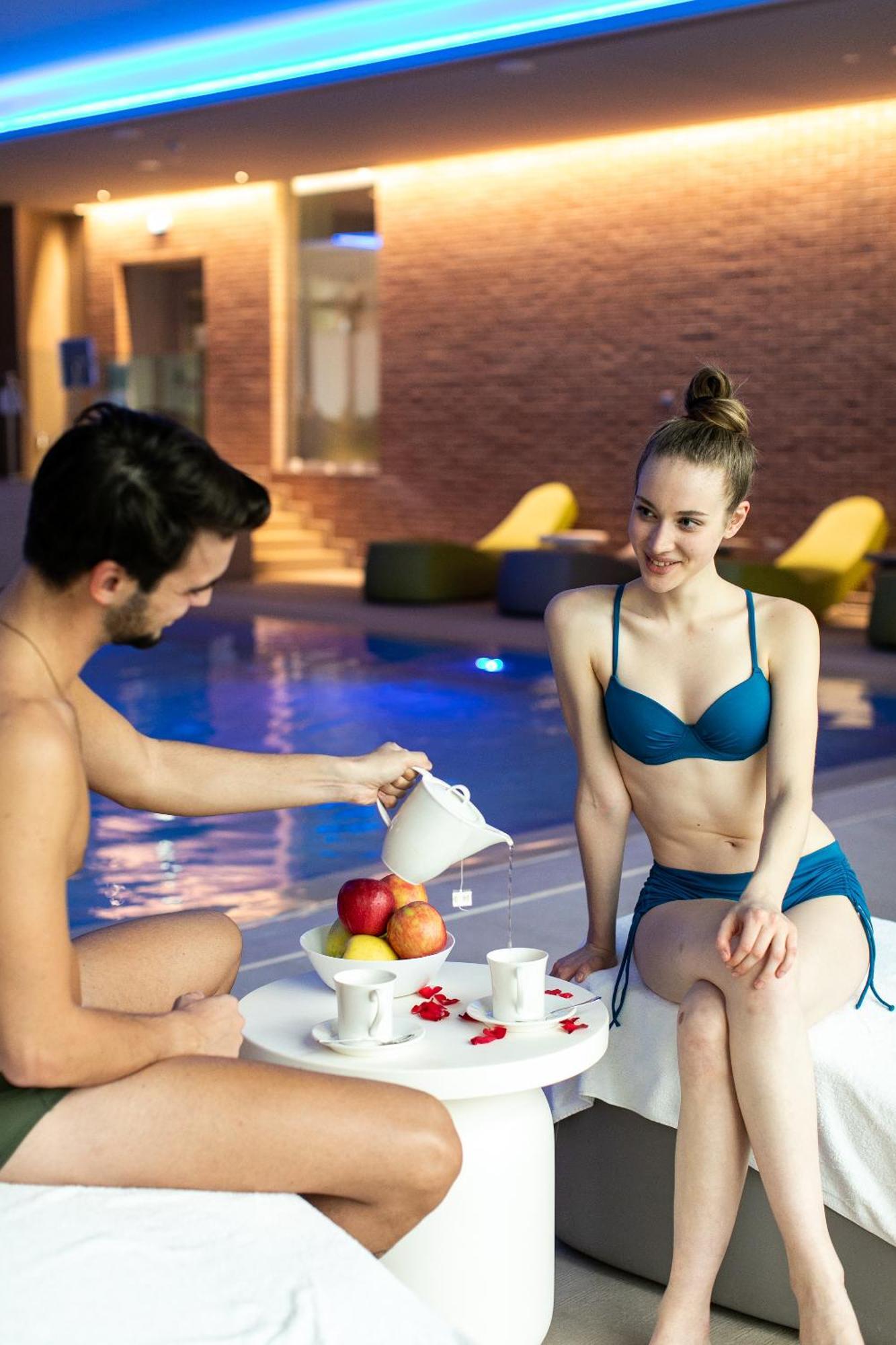 Anusca Palace Hotel Кастел Сан Пиетро Терме Екстериор снимка
